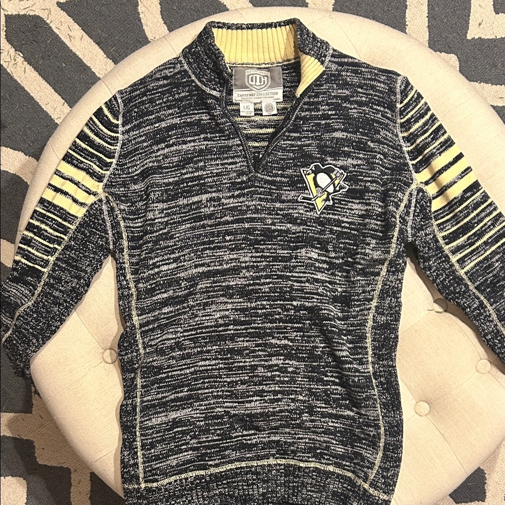 Men's 1/4 Zip Pittsburgh Penguins Sweater - Large